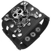 Bracelet with skull and leather.