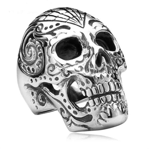 Angal skull ring in steel.