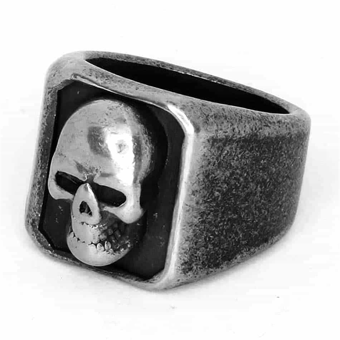 Skull faced men\'s ring in oxy steel.