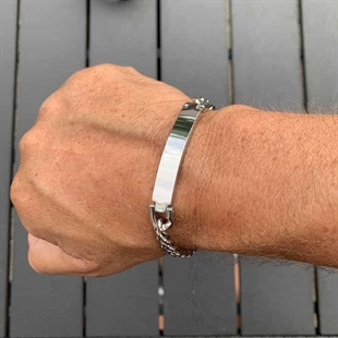 Pure steel bracelet.