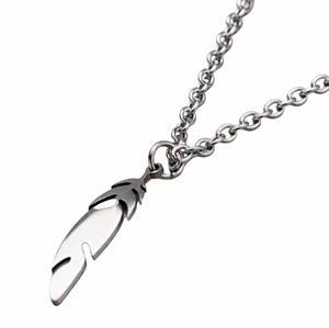Loco leaf necklace in stainless steel