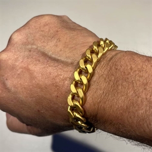 Matte golden square bracelet in stainless steel / 1,2 cm